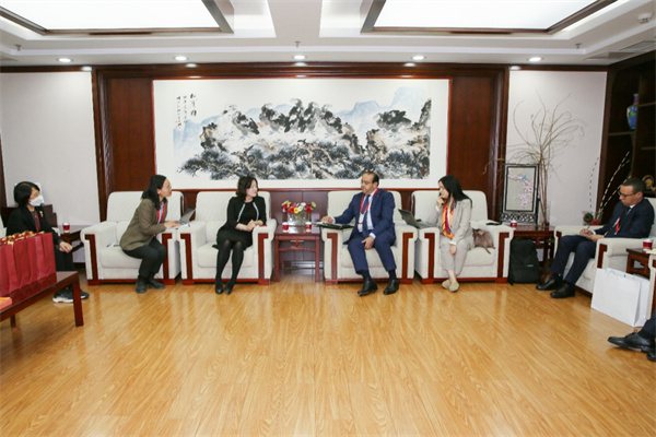 Delegation from Moroccan High Authority for Health Visits Xiyuan Hospital